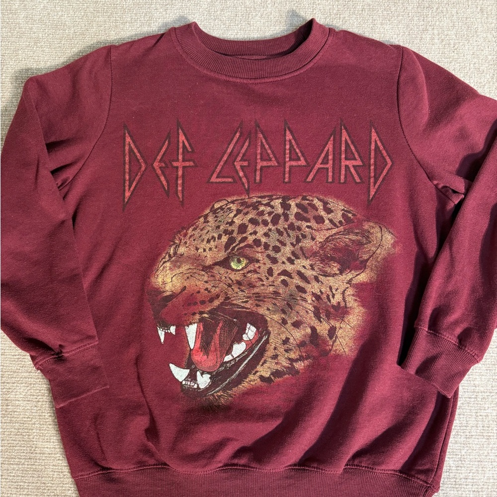 Def Leppard Women’s Maroon Band Graphic Sweatshirt Crewneck - Size Small - Picture 3 of 5